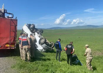 Trafik kazası: 1 ölü, 2 yaralı
