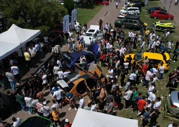 Bursa Modifiye Festivali’nde adrenalin dolu anlar yaşandı