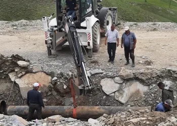 3500 rakımda zorlu mesaisi