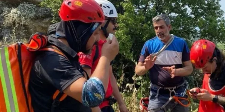 Spil Dağı’na tırmanış yaparken düşen dağcı kurtarıldı