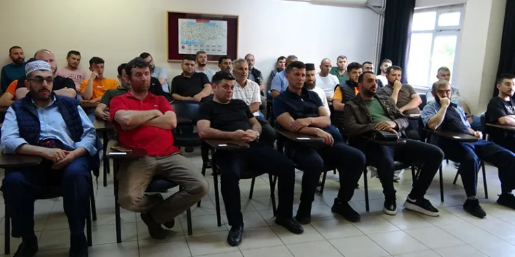 Kurban kesecekler eğitimden geçti