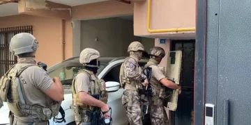 Mersin’de FETÖ’ye operasyon