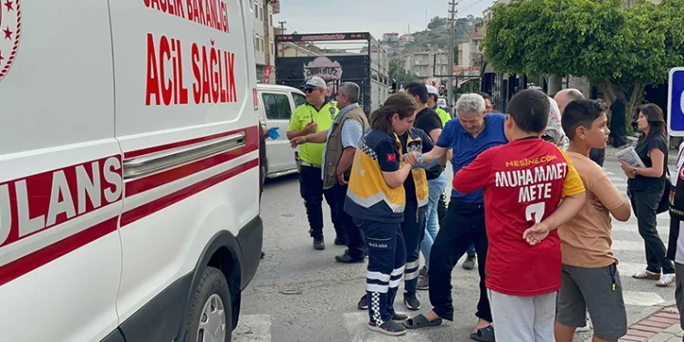 Parkinson hastası sokakta düşüp yaralandı