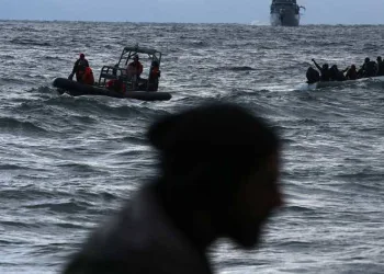 Göçmen gemisi battı: 17 ölü