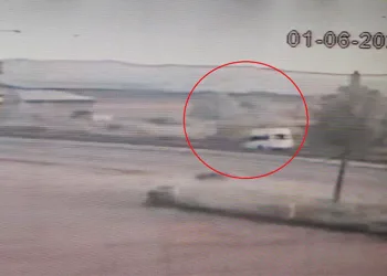16 öğrencinin yaralandığı feci kaza kamerada
