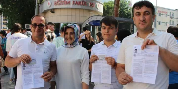 Aile boyu üniversite sınavına girdiler