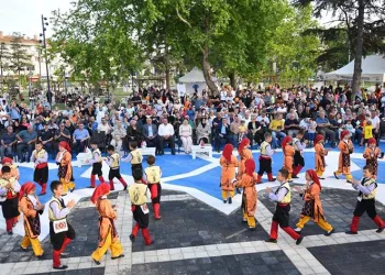 Minikler izleyenleri hayran bıraktı