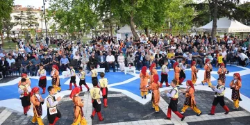 Minikler izleyenleri hayran bıraktı