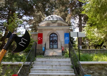 Turgut Alp Türbesi restore edildi