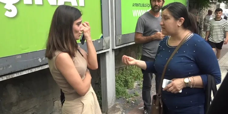 Sınava geç kaldı, gözyaşlarını tutamadı