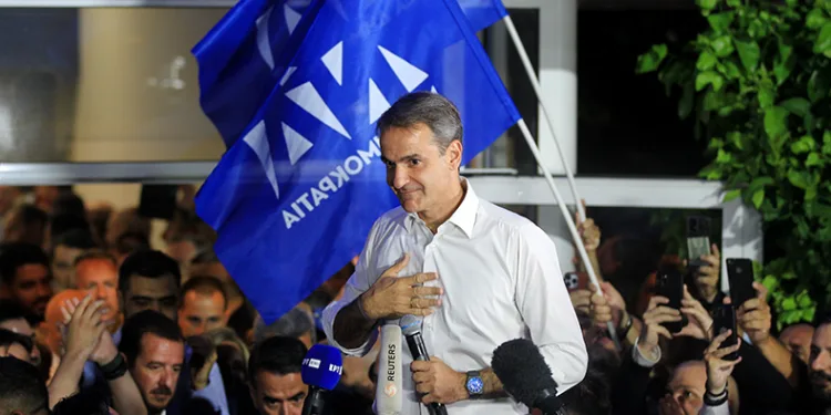 Yunanistan’da seçimin galibi Miçotakis