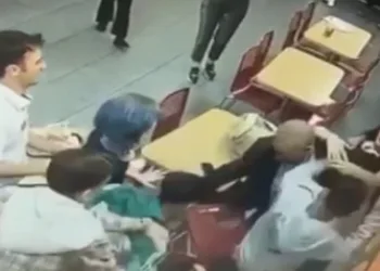Tartışma boks ringine döndü