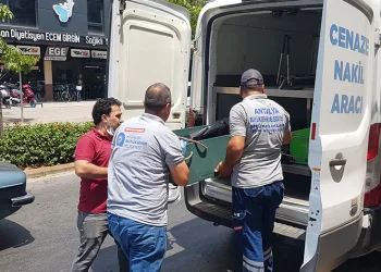 Alman vatandaşı evinde ölü bulundu