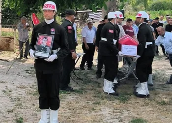 Hayatını kaybeden asker, törenle toprağa verildi