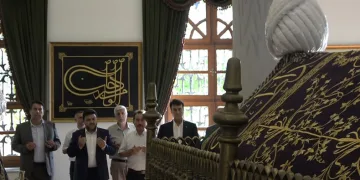 Şehit padişah Bursa’daki kabri başında anıldı