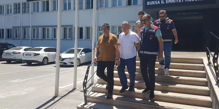 Bursa’da donmuş et veren restoran sahipleri adliyeye sevk edildi