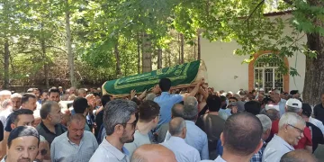 Duayen gazetecisi Mehmet Göçer hayatını kaybetti