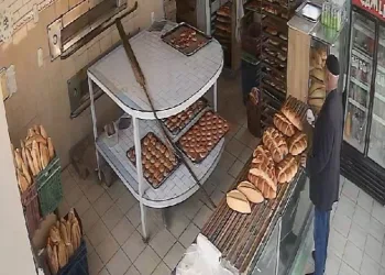 Fırından yardım kutusunu çaldı