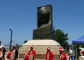 Türk-Macar Dostluk Anıtı