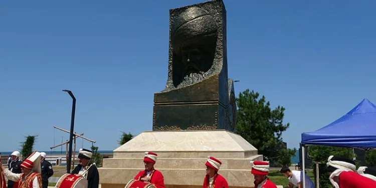 Türk-Macar Dostluk Anıtı