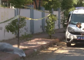 Cesedi dondurma yiyerek teşhis etmeye çalıştı