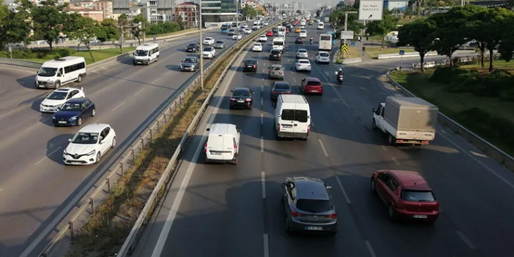 Bayram tatili sonrası trafik yoğunluğu