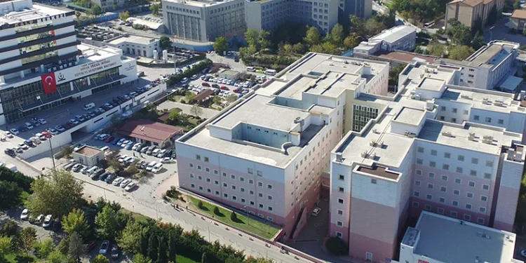 Bursa’da dayısının böbreği ile hayata tutundu