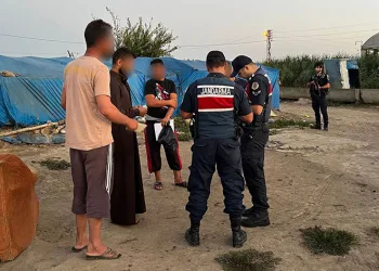 Mersin’de 12 göçmen yakalandı
