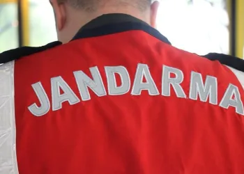 Komşusunun bahçesini kazdı, jandarmanın dikkatinden kaçamadı