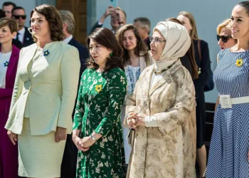 Emine Erdoğan, Litvanya’da Ukraynalı çocuk, kadın ve gençlerle buluştu
