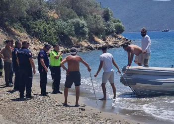 Yangın çıkarıp, kendini boğmaya çalıştı