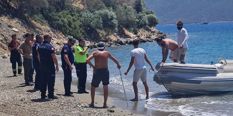 Yangın çıkarıp, kendini boğmaya çalıştı