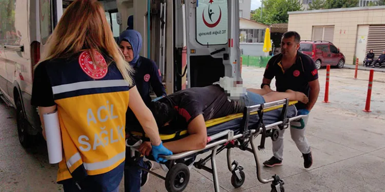 Bursa’da talihsiz olay, ahşap parçası kalçasına saplandı