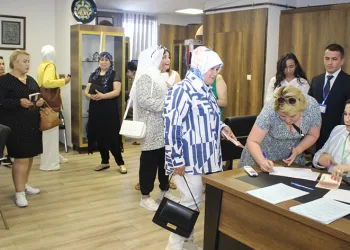 Bursa’daki Özbekistan vatandaşları sandık başında