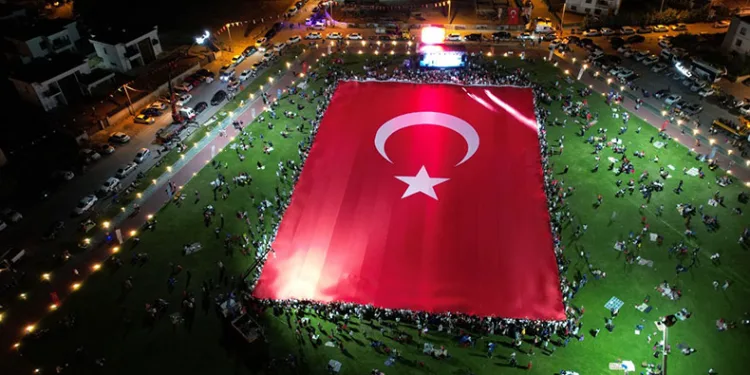 Dünyanın en büyük Türk bayrağı