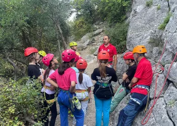 Küçük dağcılar uygulamalı eğitimde