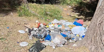 Doğa harikası çöplüğe dönüştü
