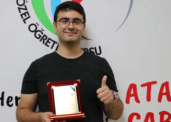 Vanlı öğrenci YKS’de ilk 100’e girmeyi başardı