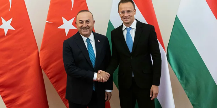 Eski Bakana ‘Liyakat Nişanı’ madalyası