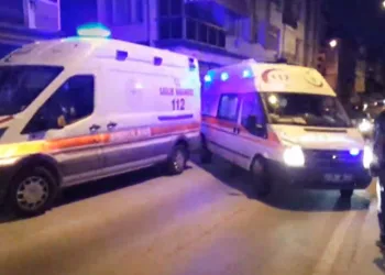 Komşuların dikkati anne ve oğlunu kurtardı