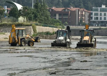 Hüdavendigar’da dere temizliği