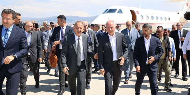 Bakan Özhaseki Erzurum’da