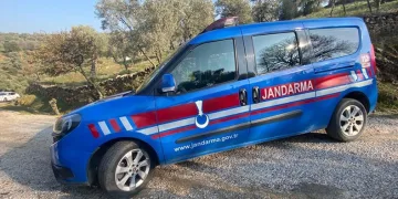 Kaçak kazı yaparken jandarmaya yakalandılar