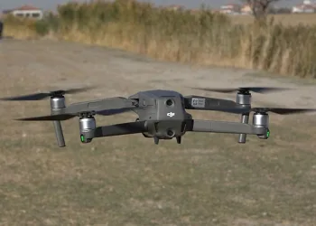Kayıp 100 koyunu dron ile buldular