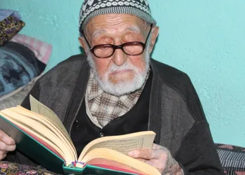 105 yaşında gençlere örnek oluyor