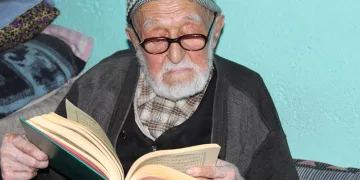 105 yaşında gençlere örnek oluyor