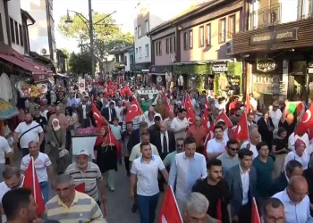 Bursalılar 15 Temmuz’un 7. yılında meydanlara akın etti