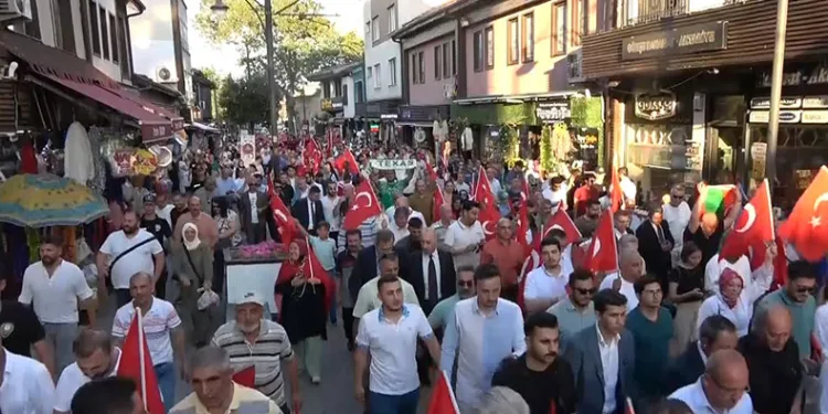 Bursalılar 15 Temmuz’un 7. yılında meydanlara akın etti