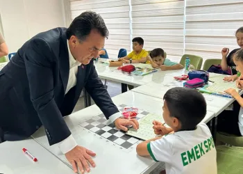 Bilgi Evleri, çocukları geleceğe hazırlıyor