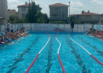 Ücretsiz yüzme kursları başladı